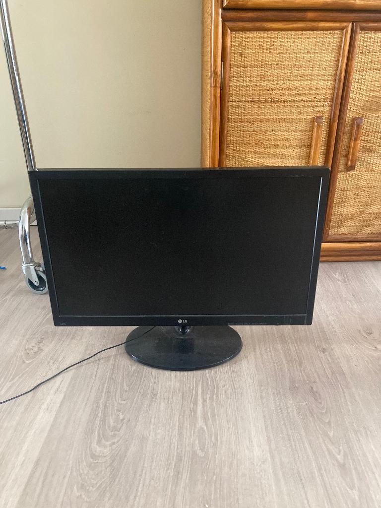 Computerscherm monitor LG 24 inch full HD, Computers en Software, Monitoren, Ophalen, HDMI, Full HD, LG