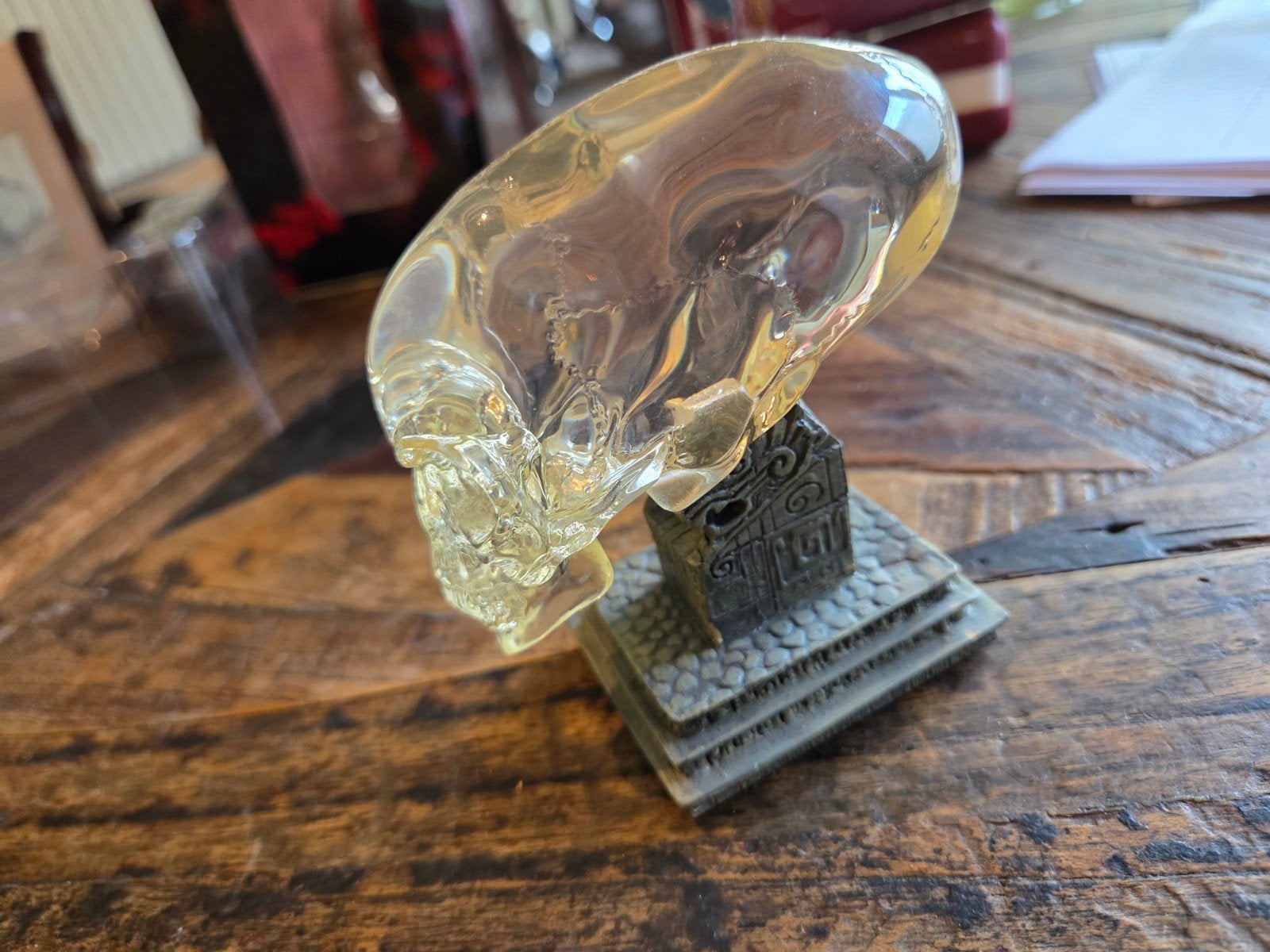 Crystal skull beeldje uit de dvd box indiana jones 4., Ophalen of Verzenden, Gebruikt