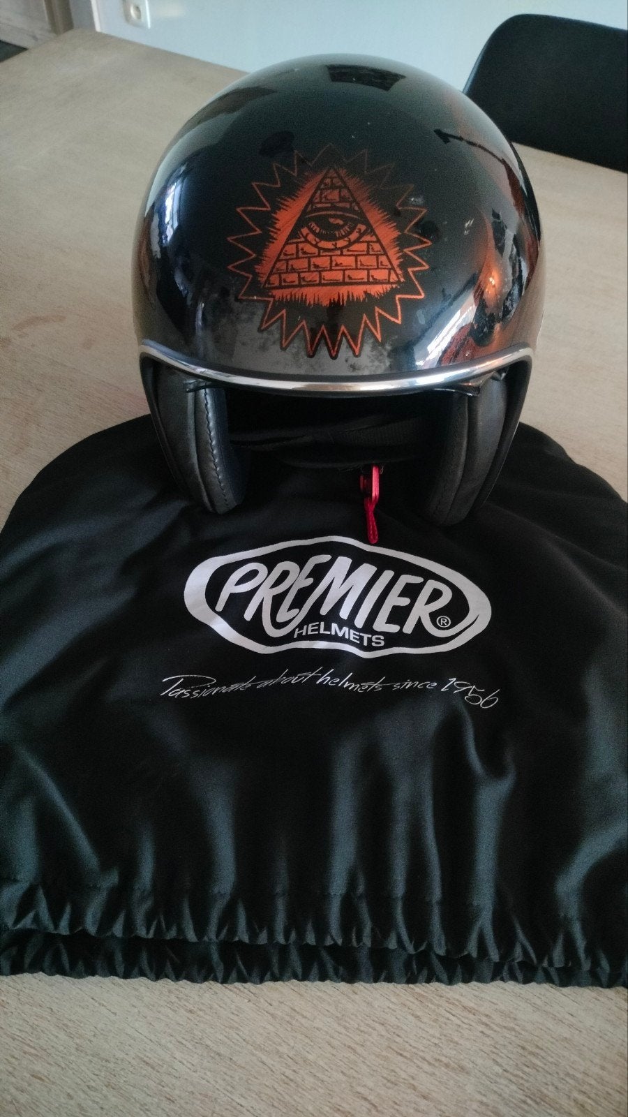 Jet helm Premier, Motoren, Ophalen