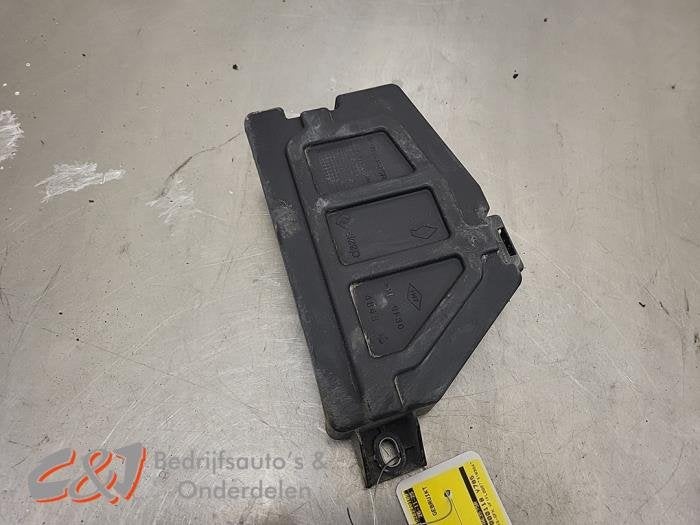Plaque de protection divers d'un Renault Trafic, Renault, -, 3 mois de garantie, Utilisé
