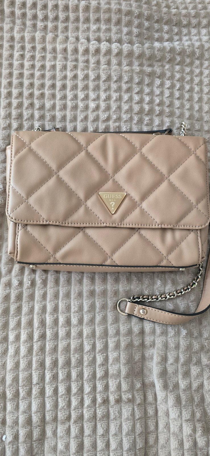 Guess, Handtassen en Accessoires, Ophalen of Verzenden, Zo goed als nieuw, Beige, Schoudertasje
