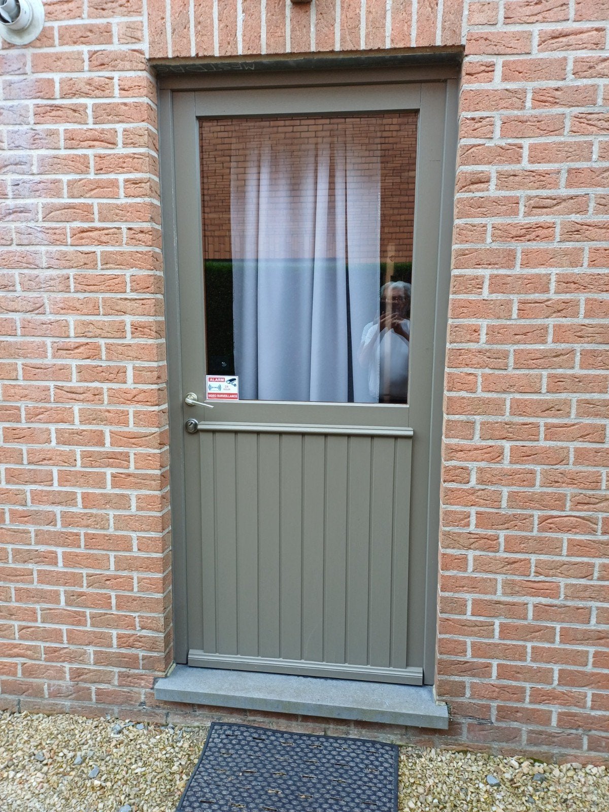 Meranti buiten deur., Ophalen