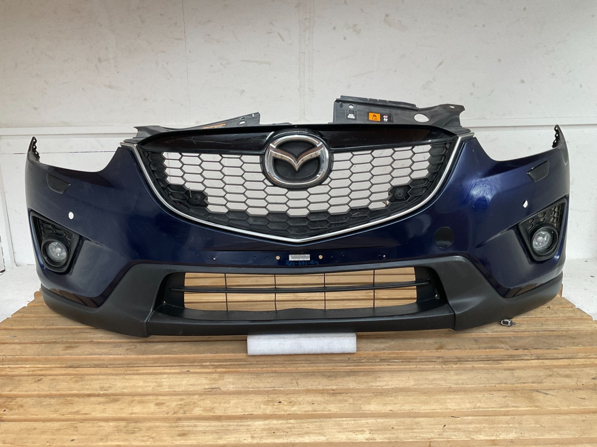 Bumper MAZDA CX-5 CX5 2013-2016 VOORBUMPER PDC GRILL KD45-50, Gebruikt, Shinchi, Fuchu-Cho 3-1
730-8670  Hiroshima, Voor, Mazda Motor Corporation