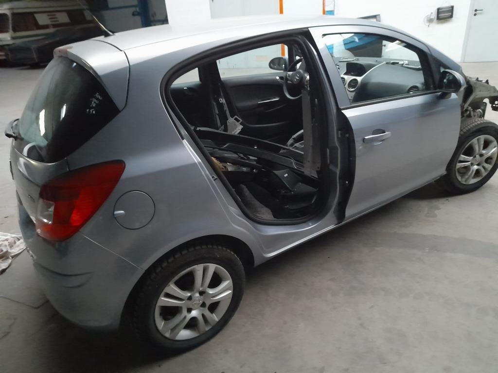 Nombreuses pièces OPEL CORSA D 1300 diesel // 5060 AUVELAIS, Enlèvement ou Envoi, Arrière, Opel, Utilisé