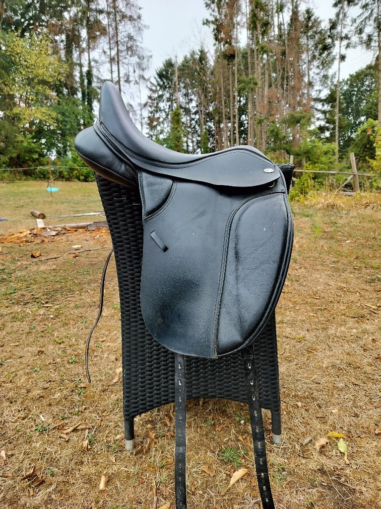 Thorowgood dressuurzadel 17 inch, Dieren en Toebehoren, Paarden en Pony's | Zadels, Ophalen, Gebruikt, Dressuur, Thorowgood