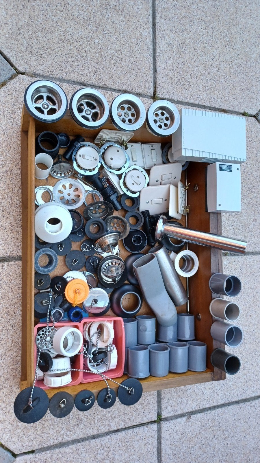 Sanitaire hulpstukken, bel + transfo en een paar schakelaars, Doe-het-zelf en Bouw, Elektriciteit en Kabels, Ophalen