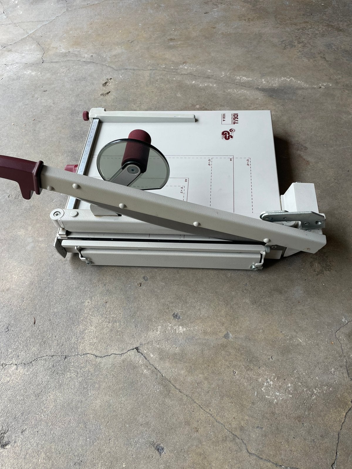 Guillotine - IDEAL papierschaar, Ophalen, Zo goed als nieuw