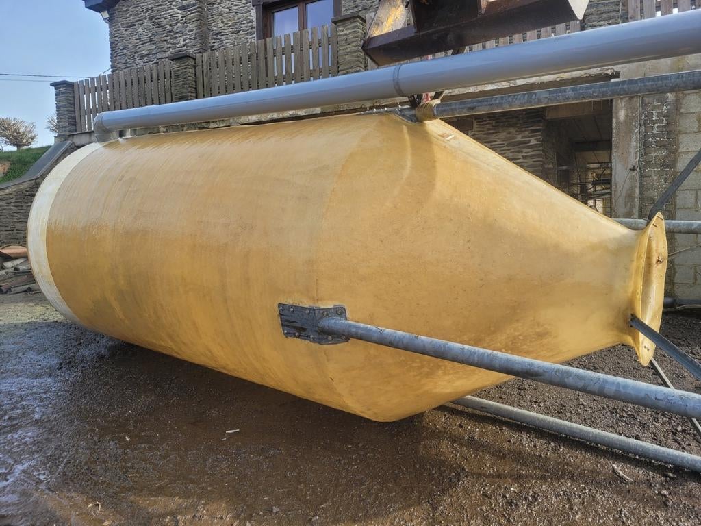 SILO POLYESTER: 7 TONNES., Enlèvement ou Envoi