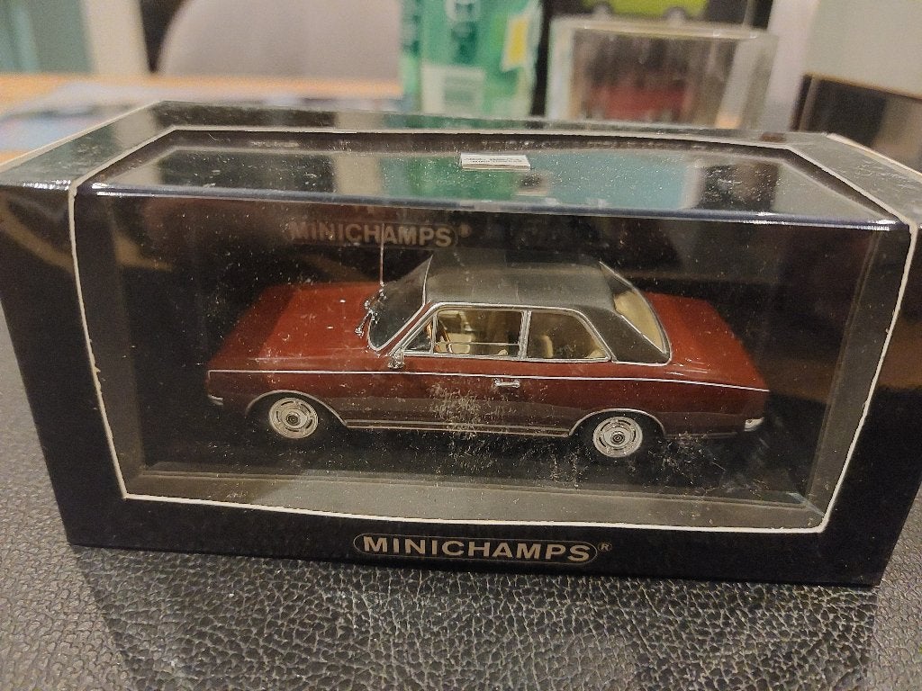Minichamps Opel Commodore A de 1966 dark red, Enlèvement ou Envoi, Neuf, Voiture, MiniChamps