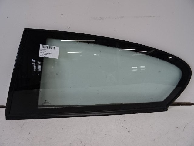 VITRE LATERALE ARRIÈRE GAUCHE BMW 1 serie (E81), Autos : Pièces & Accessoires, Utilisé, BMW