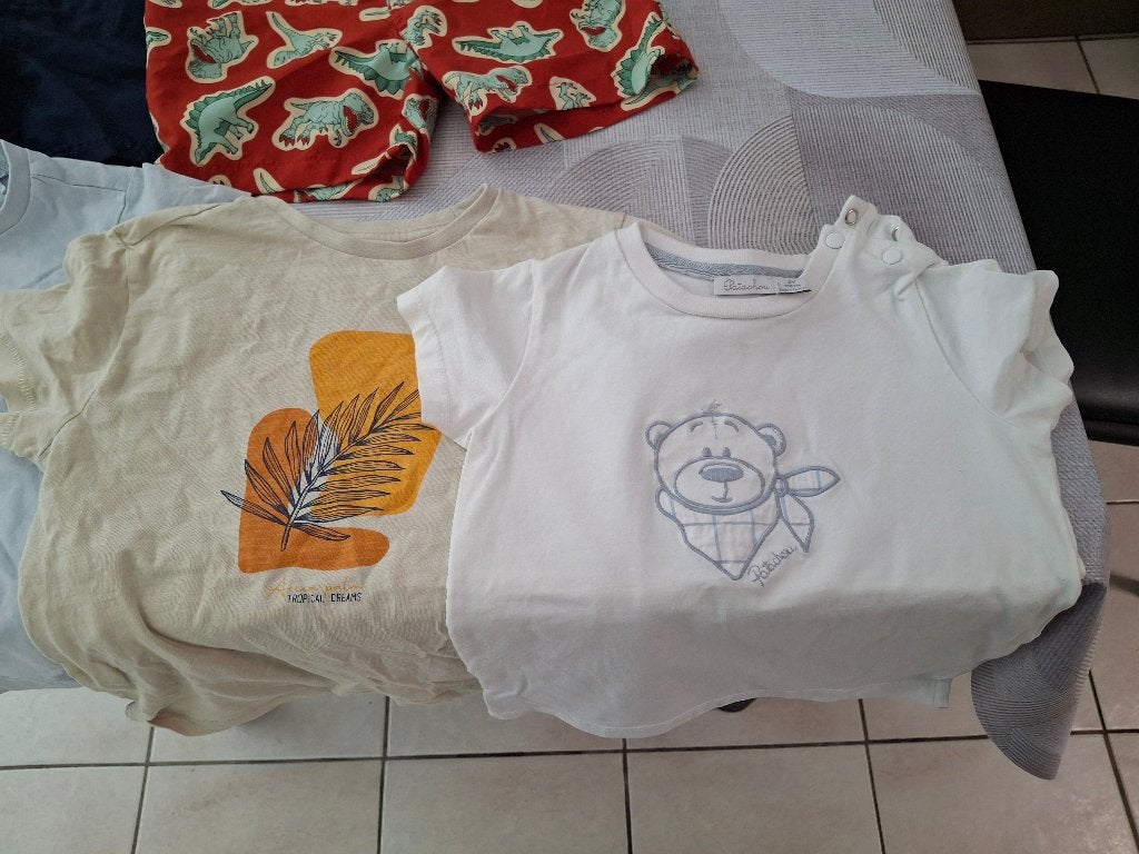 T-shirt, maillot de bain et haut de gamme, taille 104/110, Enfants & Bébés, Vêtements de bébé | Autre, Enlèvement, Comme neuf