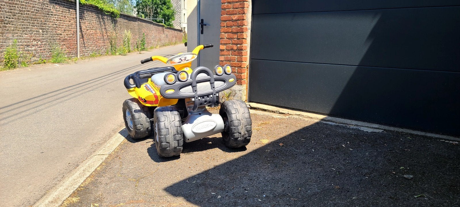Quad enfant de 6 à 8ans équipé de 2 batteries
