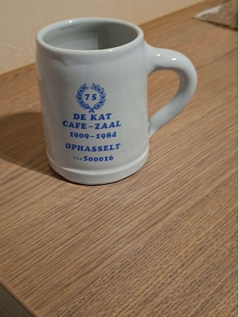 Keramische bierpul : 75 jaar Café-zaal De Kat / Ophasselt, Antiek en Kunst, Ophalen of Verzenden