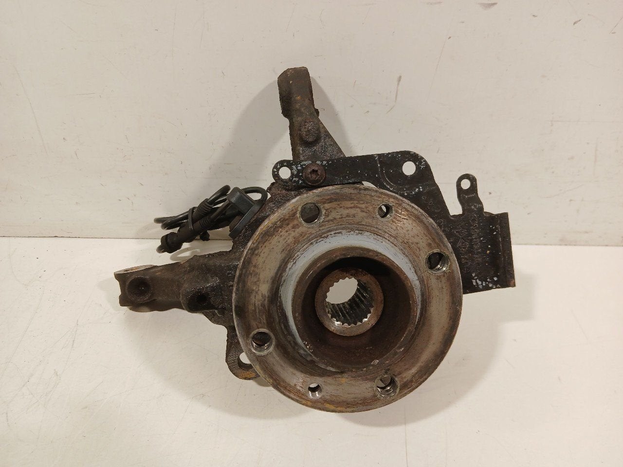 Wielnaaf links voor Renault Clio, Onderdelen@venauto.nl, Van der Ven Autorecycling B.V., Ettenseweg 76, 4706 PB Roosendaal, The Netherlands