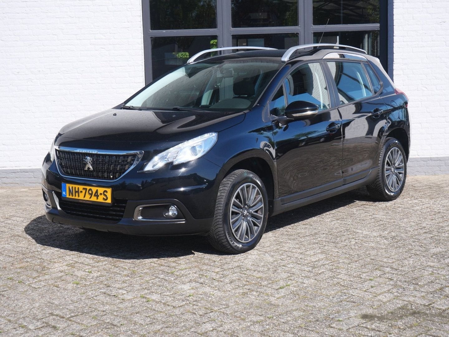 Peugeot 2008 1.2 PureTech Blue Lion 126.000km !!! Panoramada, Zwart, Zwart, Bedrijf, Handgeschakeld