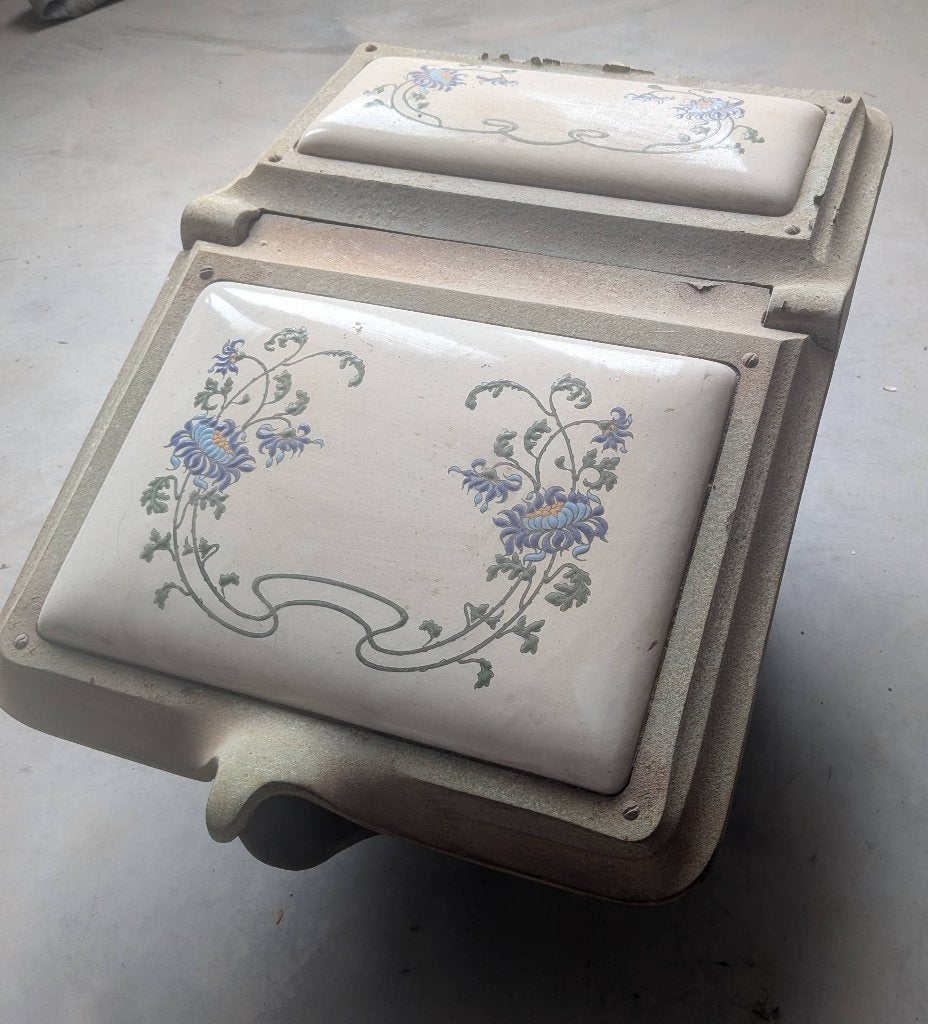 Antieke gietijzeren kolenbak met jugendstil tegels, Antiek en Kunst, Ophalen