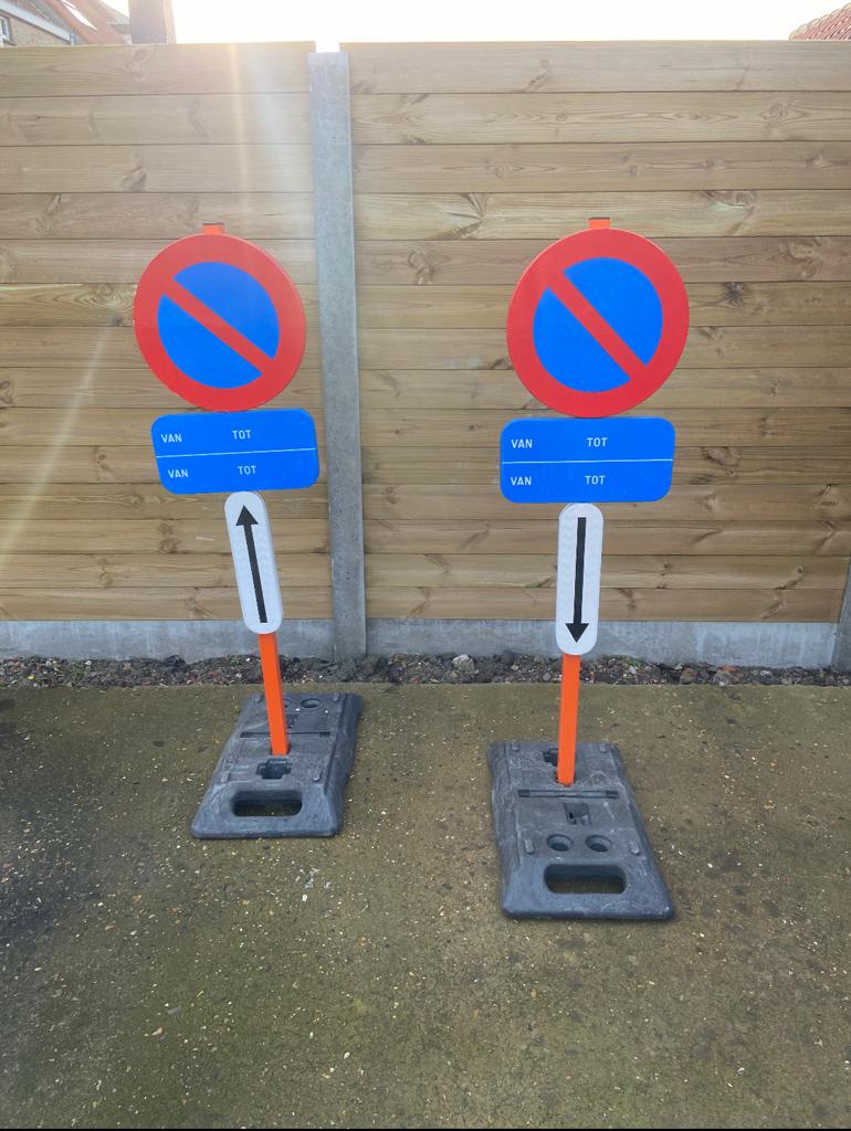 Parkeerverbodsbord te huur, Ophalen, Zo goed als nieuw
