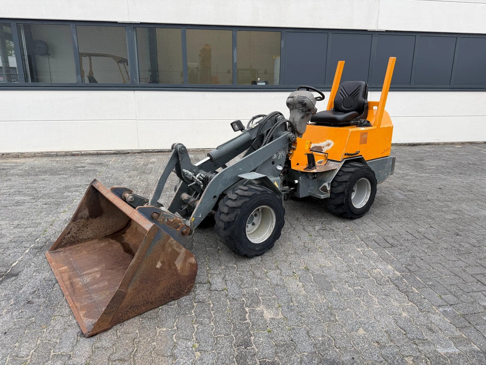 Giant D331SWT X-TRA Minishovel / Mini loader / Shovel, Giant, Nvt, NL, Wiellader of Shovel