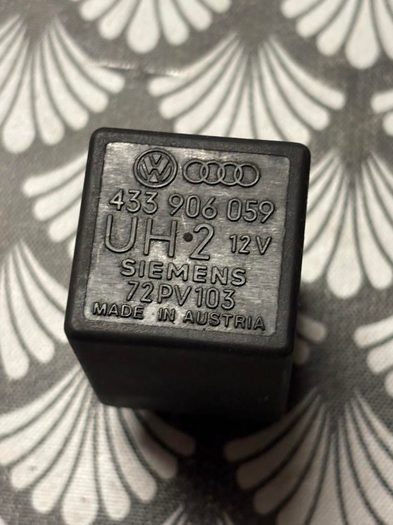 Porsche 924 brandstofpomprelais (433 906 059), Auto-onderdelen, Brandstofpompen, Ophalen of Verzenden
