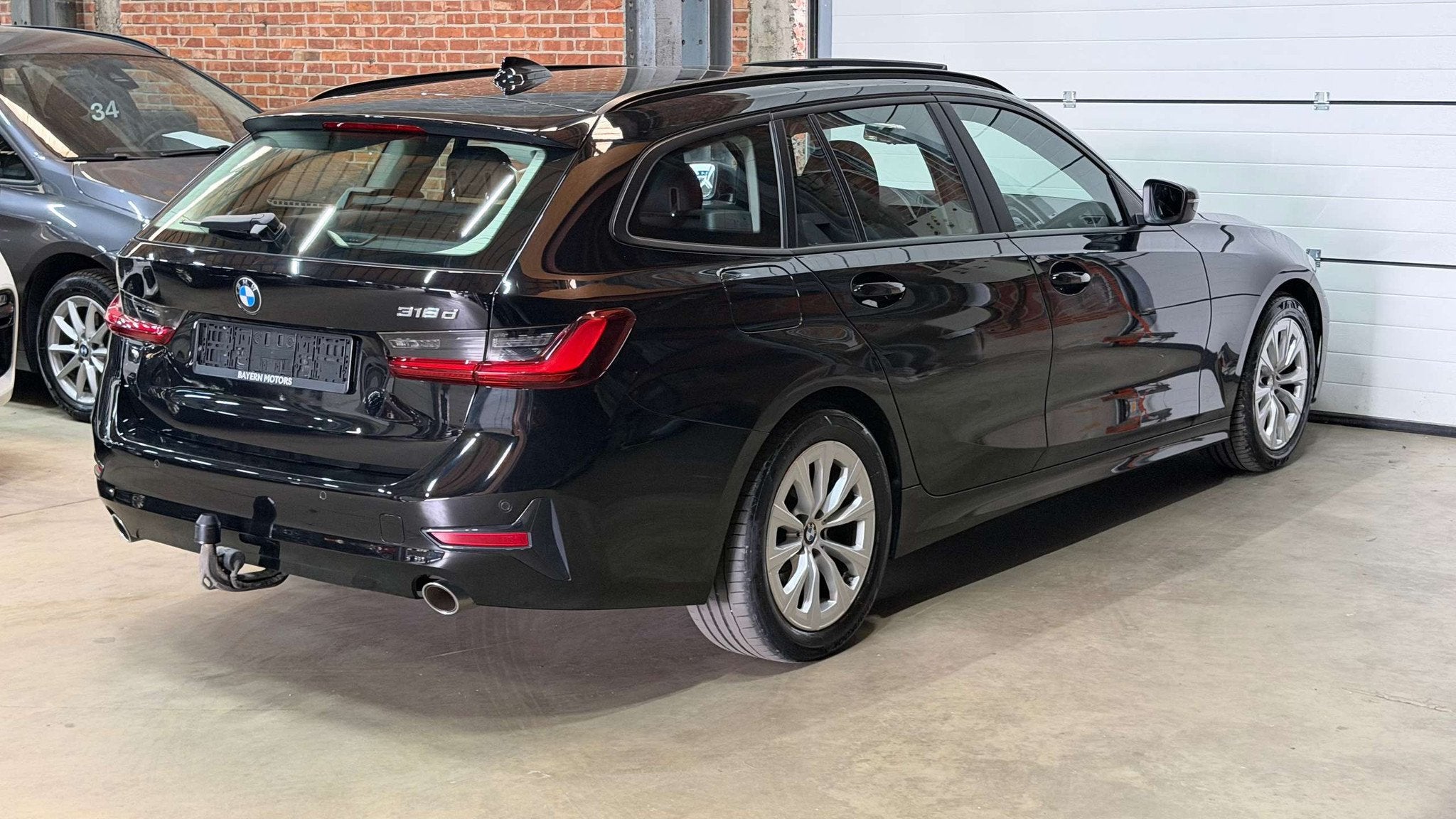 BMW 318 dA Automaat Garantie EURO 6d, Auto's, BMW, Automaat, 4 cilinders, Zwart, 5 deurs