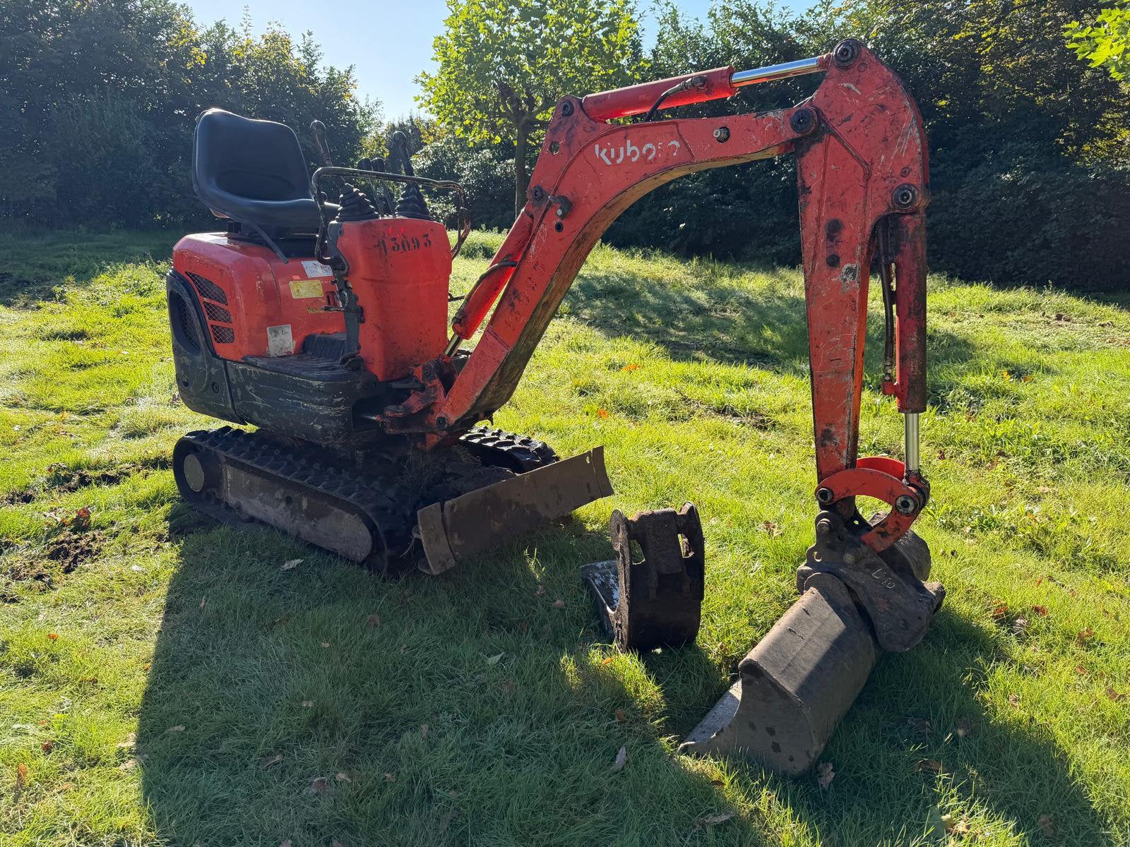 KUBOTA U8 MINIGRAAFMACHINE 2900 uur, incl 2 bakken TOPPRIJS, Articles professionnels, Enlèvement, Excavatrice
