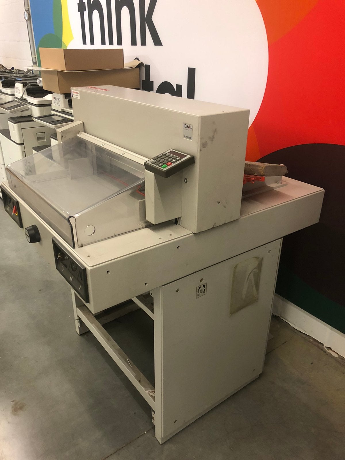 Papiersnijmachine ideal 50, Zakelijke goederen, Kantoor en Winkelinrichting | Apparatuur en Telecommunicatie, Ophalen, Overige typen