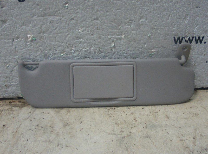 PARE-SOLEIL DROIT Renault Megane (EA) (01-1996/09-2003), Renault, Utilisé, Peter-Huppertz-Straße 5
51063  Köln, DE, Dialog.deutschland@renault.de
