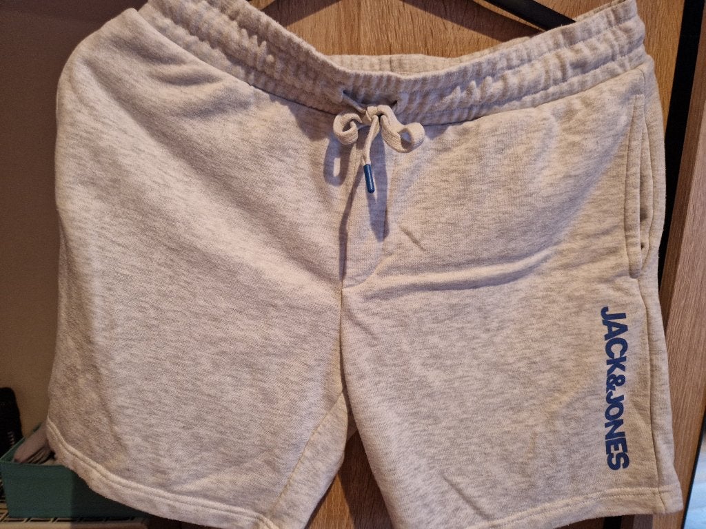 Short jack and jones taille L, Kleding | Heren, Sportkleding, Maat 52/54 (L), Ophalen of Verzenden, Grijs, Gedragen