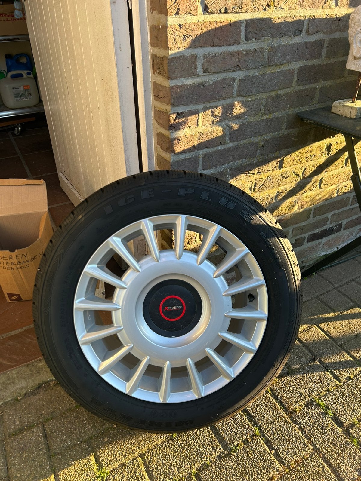 Velgen met nieuwe winterbanden, Ophalen, Velg(en), 17 inch, Winterbanden