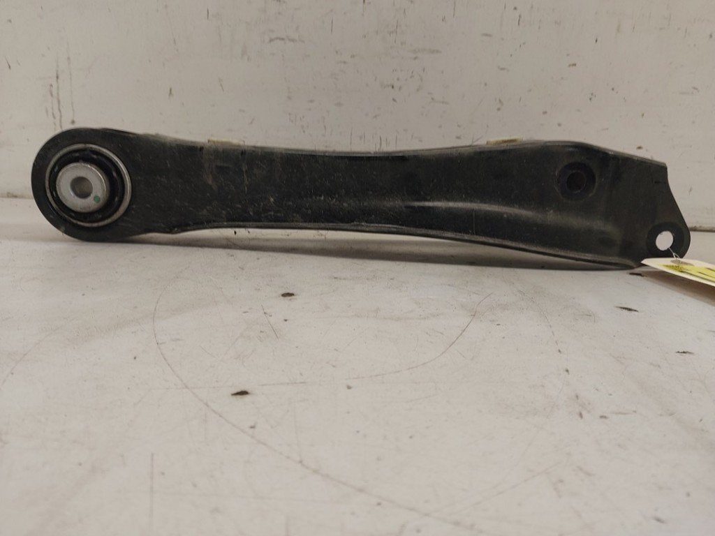 BRAS DE SUSPENSION ARRIÈRE DROIT (|33306871507|6871507|), Utilisé, BMW, Petuelring 130
80809  München, DE, Bayerische Motoren Werke AG