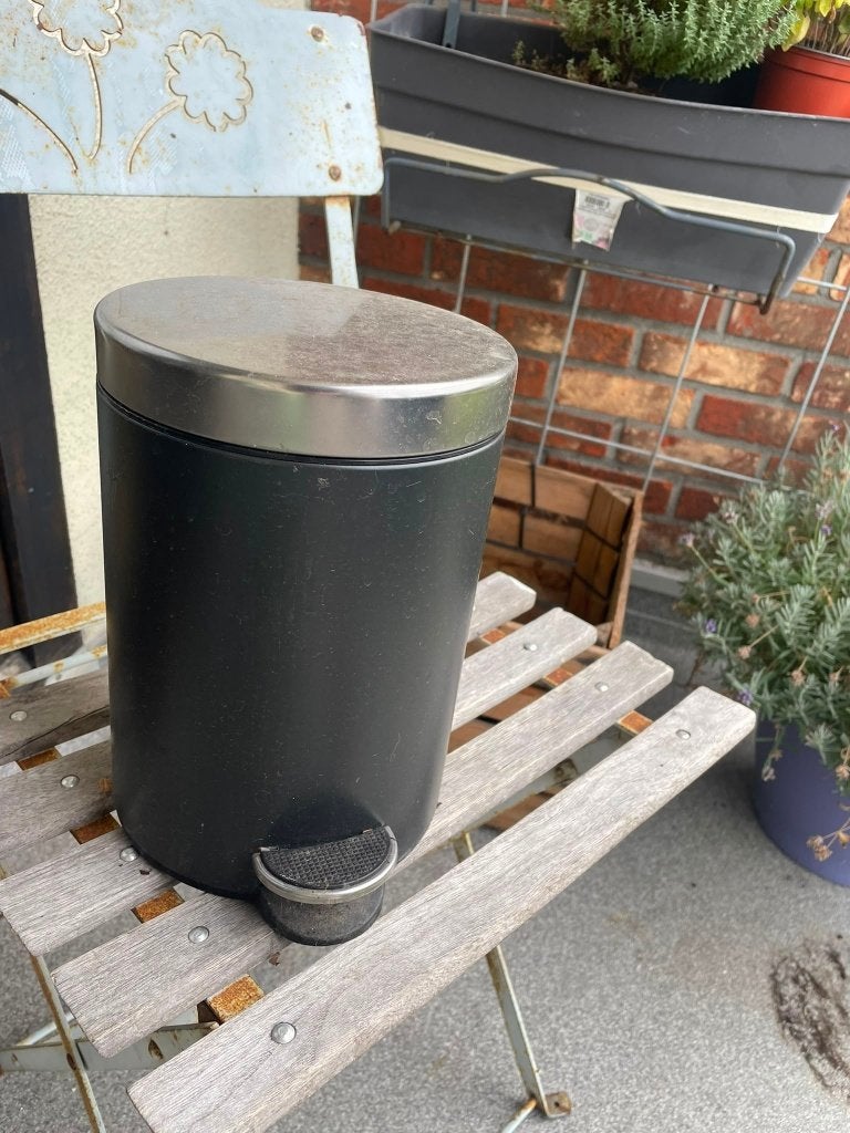 IKEA vuilbakje, Huis en Inrichting, Woonaccessoires | Prullenbakken, Ophalen, Met pedaal, Zo goed als nieuw, Metaal