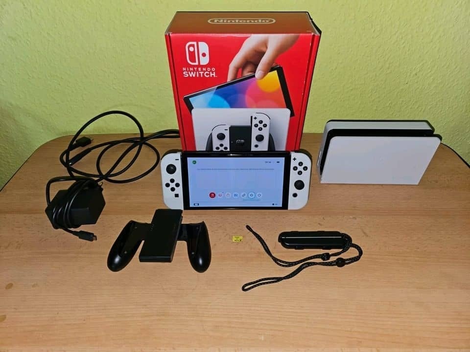 Nintendo switch oled blanche &micro sd & houss transport, Zo goed als nieuw, Met 1 controller, Met harde schijf, Switch OLED