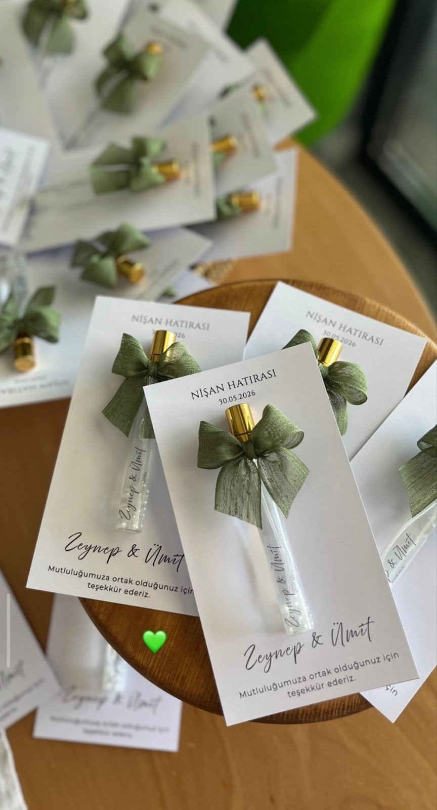 Flacon de parfum et carte invités, Enlèvement ou Envoi, Vert