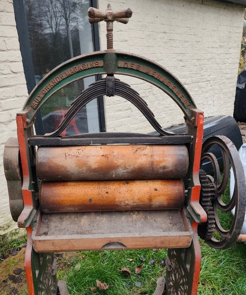 Ancienne calandre XIXe fonte et bois, Enlèvement