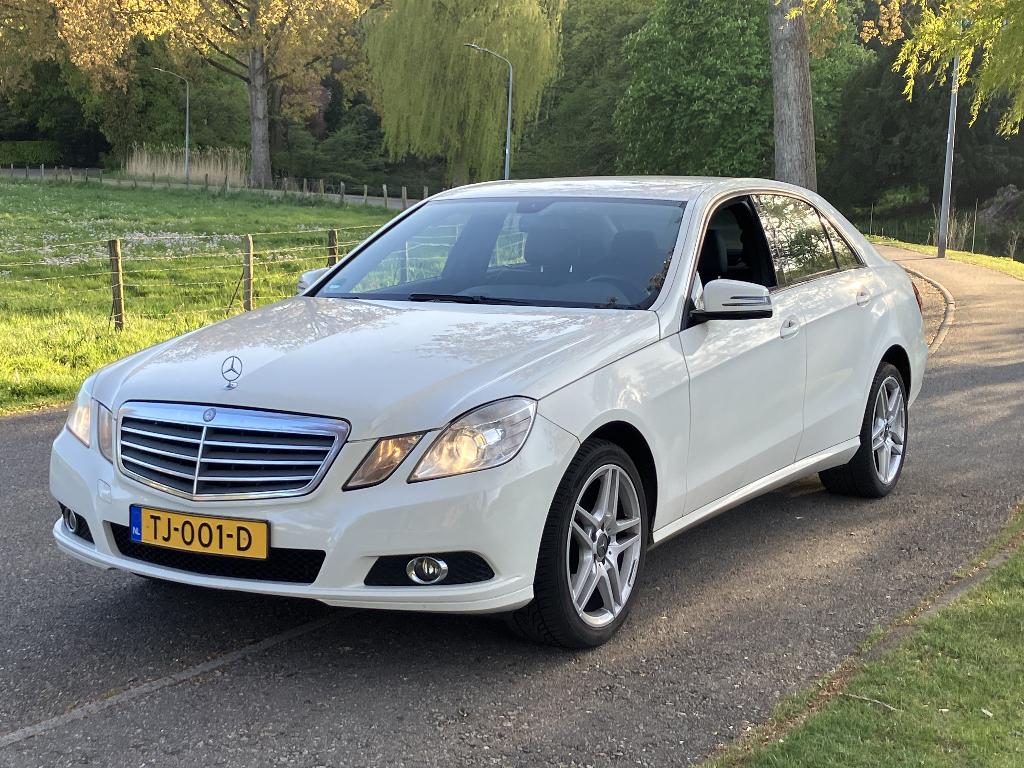 Mercedes E350 2009 Essence, Autos, Mercedes-Benz, Euro 5, Achat, Climatisation automatique, Noir