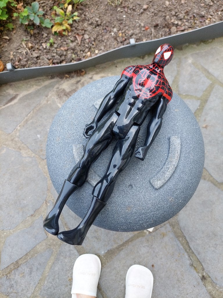 Spider-man Marvel taille 29.5 cm Miles Morales Titan series, Enlèvement ou Envoi, Utilisé