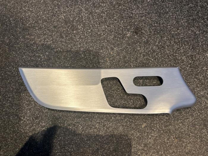 Afdekkap armleuning links van een Mercedes A-Klasse, Auto-onderdelen, Interieur en Bekleding, Mercedes-Benz, Gebruikt, 3 maanden garantie