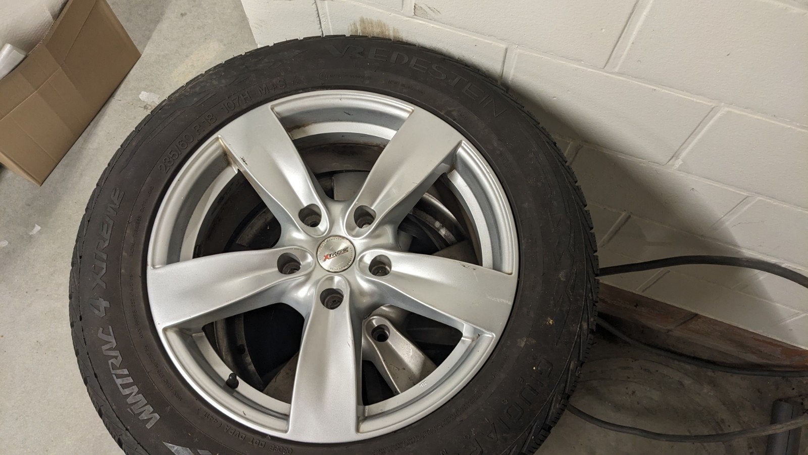 Winterbanden Vredestein + velgen, Auto-onderdelen, Banden en Velgen, Band(en), Winterbanden, 18 inch, 235 mm, Personenwagen, Gebruikt