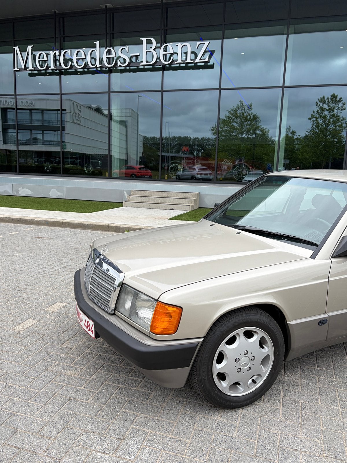 Mercedes 190 E 1.8 Cocoon, Autos, Achat, Boîte manuelle, Noir, Berline