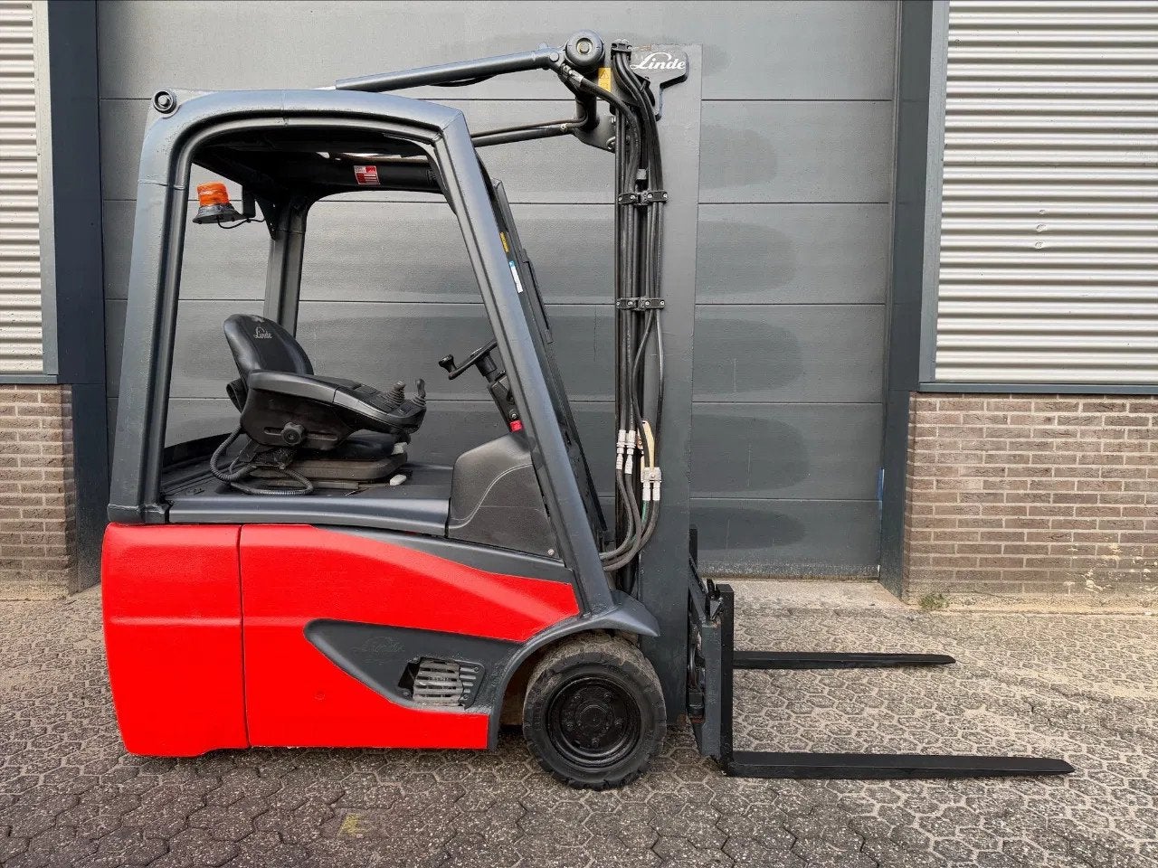 Linde E16-02 1,6 ton elektrische heftruck (bj 2017), Zakelijke goederen, Machines en Bouw | Heftrucks en Intern transport, 1000 tot 2000 kg