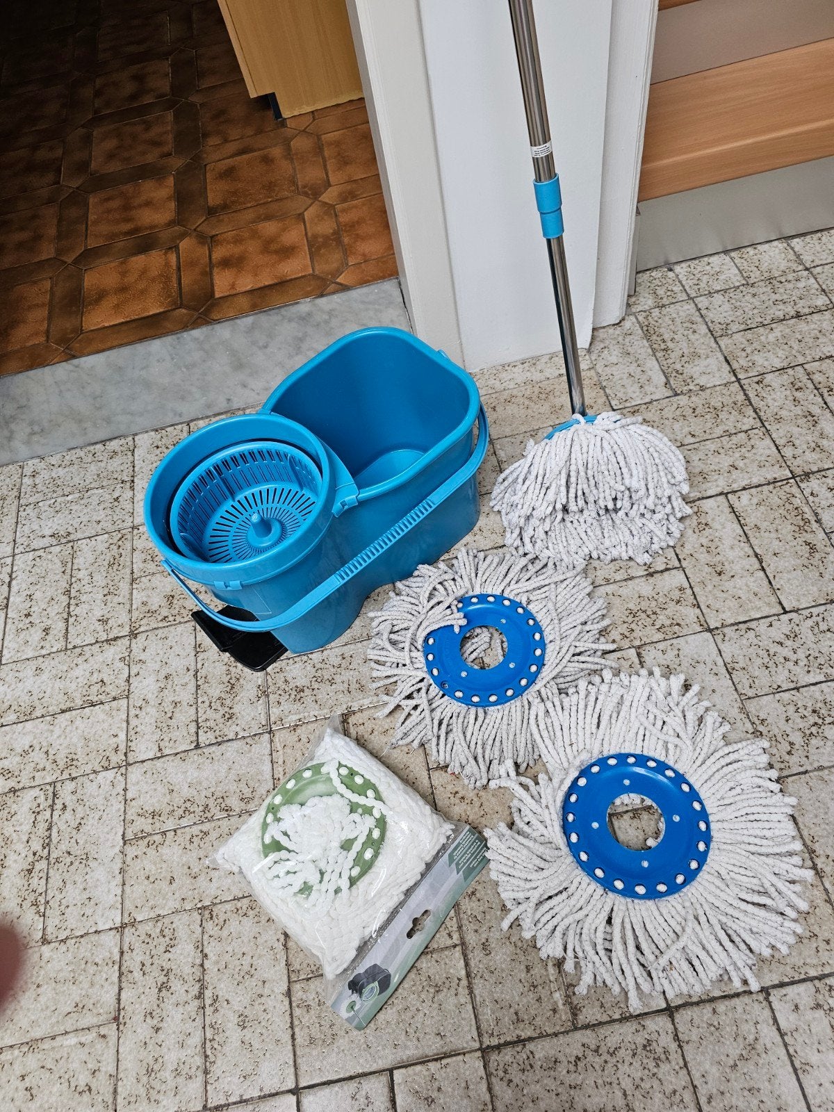 om mee te kuisen, Maison & Meubles, Produits de nettoyage, Enlèvement, Mop ou Serpillière