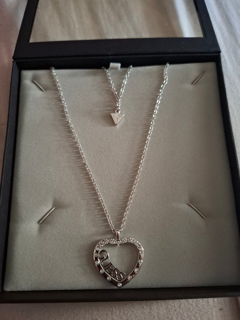 Guess ketting hartje, Handtassen en Accessoires, Kettingen, Ophalen, Zo goed als nieuw, Zilver, Zilver