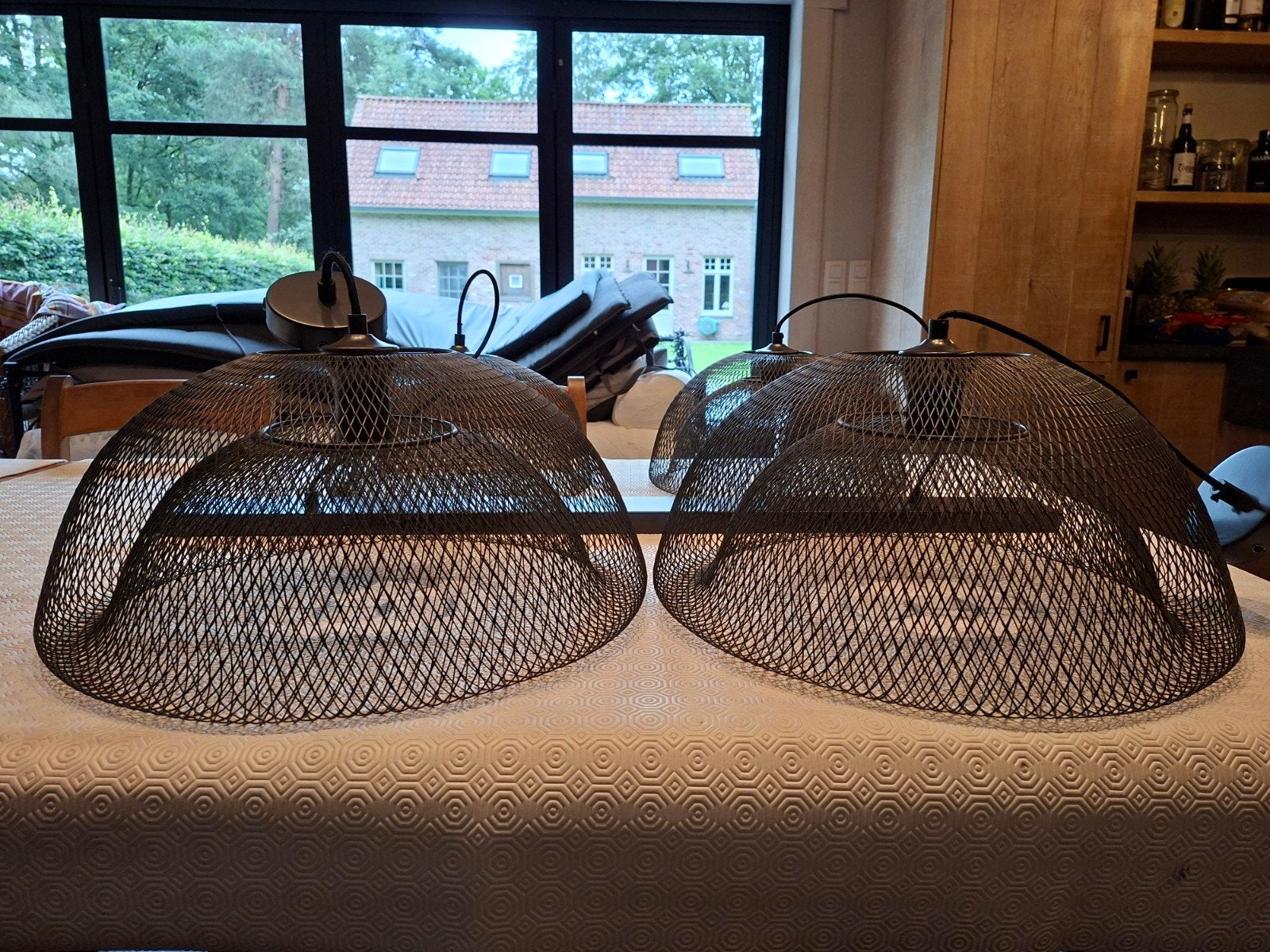 2 lampes métalliques noires séparées, Enlèvement
