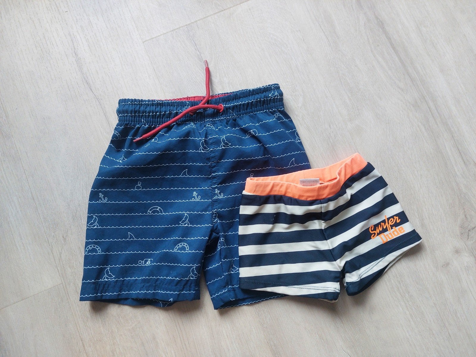 Maillots de bain taille 92 - 2, Enlèvement ou Envoi, Utilisé, Vêtements de sport ou Maillots de bain, Zeeman