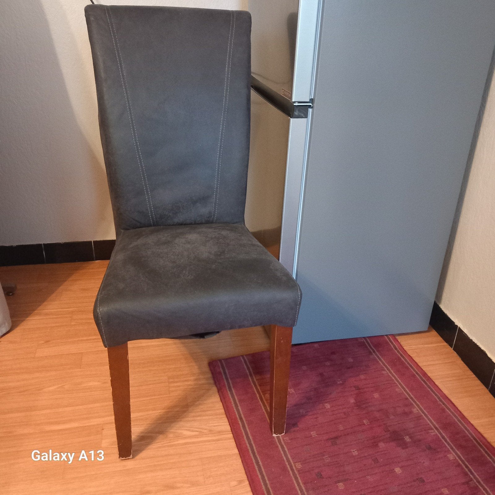 6 stoelen wilsele 5 euro per stoel, Ophalen