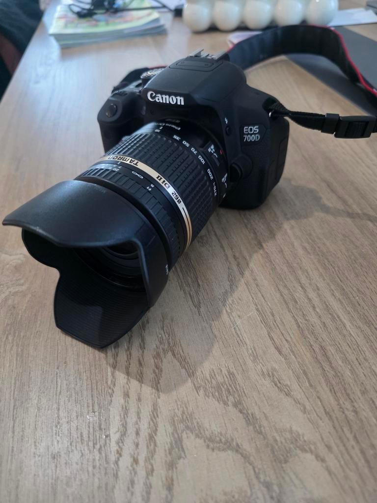 Canon 700D EOS fototoestel + extra Tamron zoomlens, Ophalen, Canon