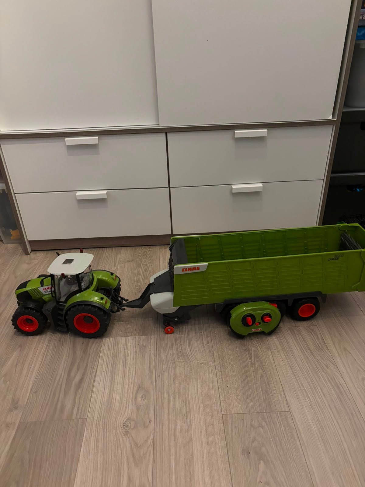 Claas Axion 870 1:16 RC tractor met aanhanger Cargos 9600,, Ophalen, Zo goed als nieuw
