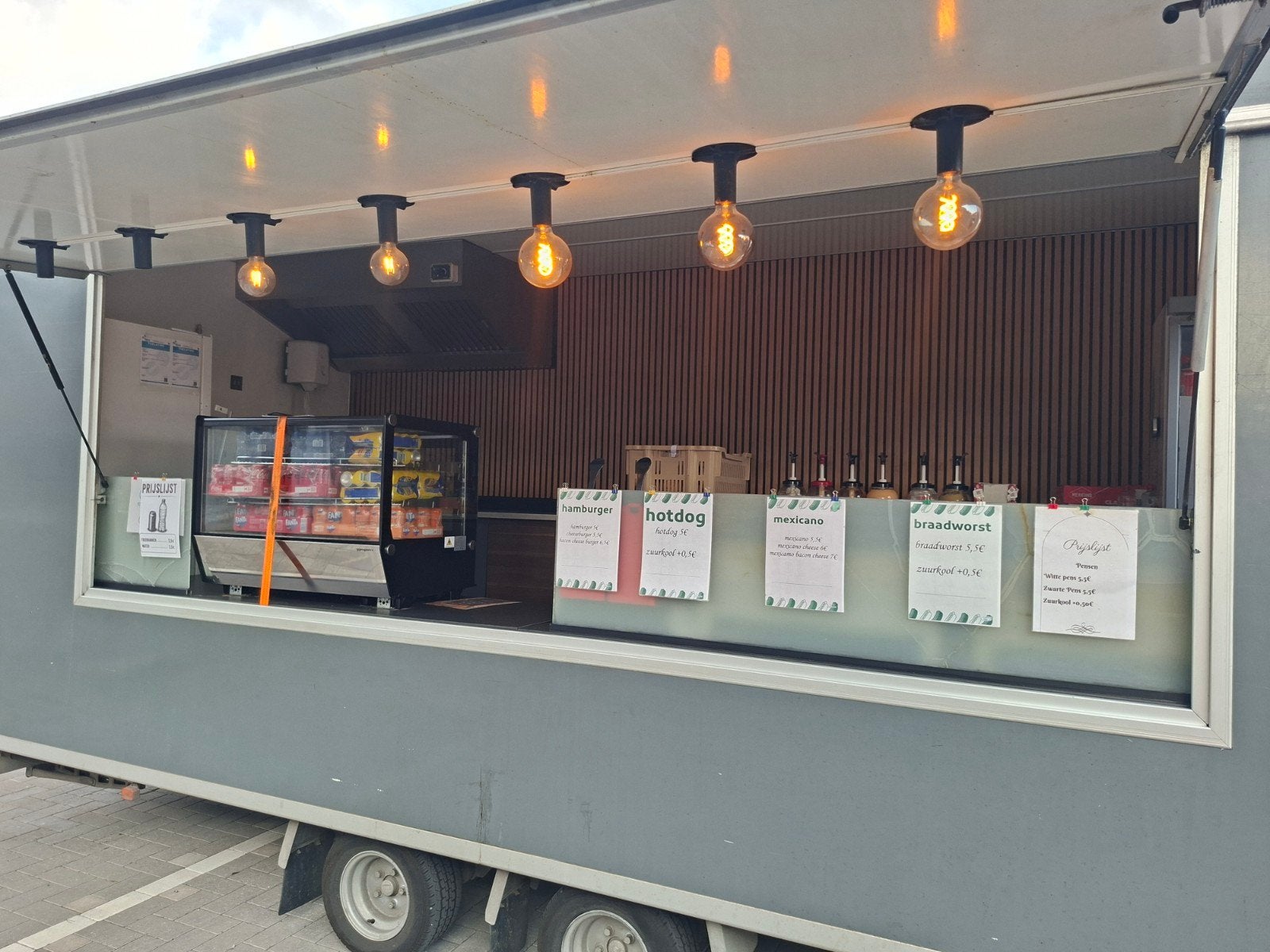 hamburgerkraam foodtruck, Ophalen