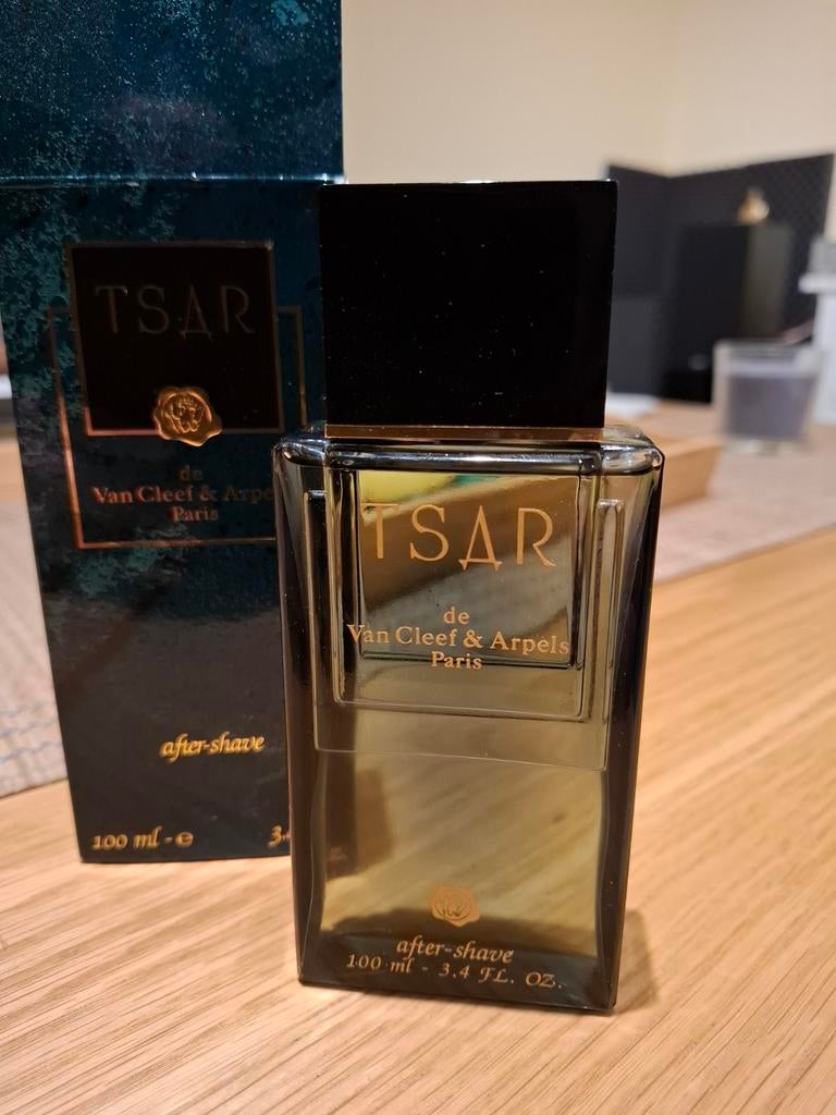 Tsaar Van Cleef Arpels., Handtassen en Accessoires, Uiterlijk | Parfum