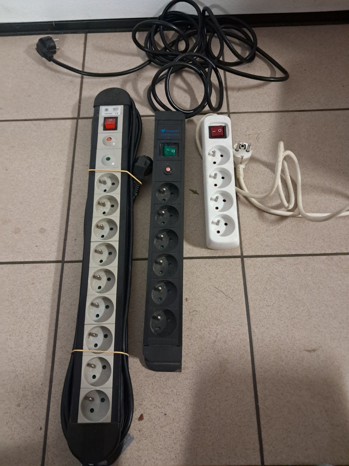 3 prises + minuterie, Bricolage & Construction, Électricité & Câbles, Utilisé, Multiprise, Enlèvement ou Envoi